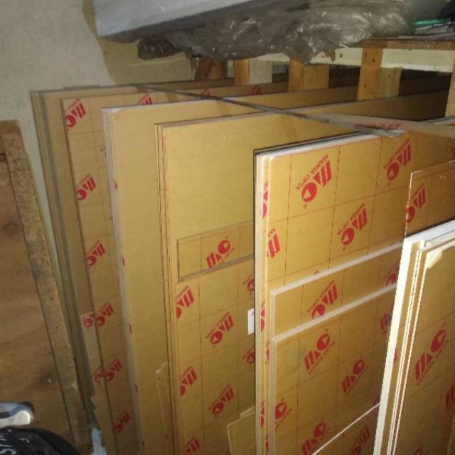 

Acrylic akrilik potongan 2mm Rp27/cm bening ukuran custom sesuai permintaan(HARAP BACA DESKRIPSI SEBELUM MEMESAN!!)