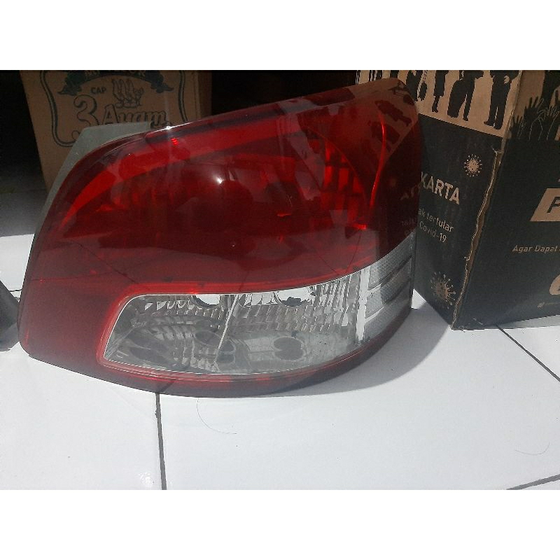 lampu belakang Vios gen 2 tahun 2007