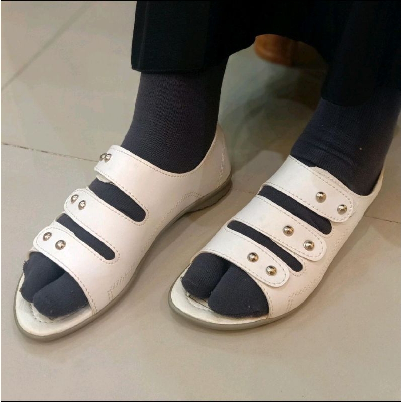 Sepatu Perempuan Haji dan Umrah