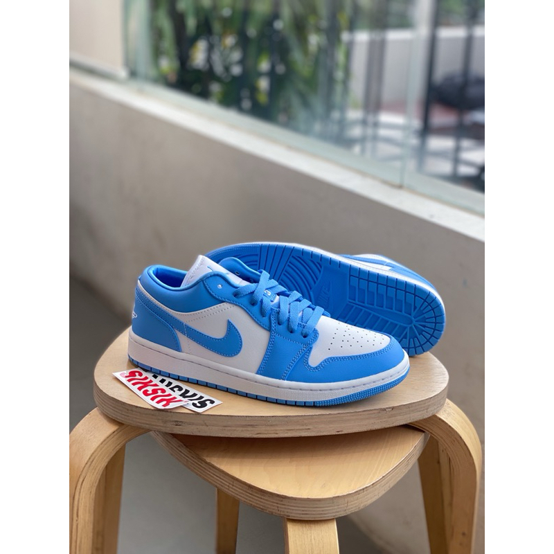 AIR JORDAN 1 LOW UNC TOE