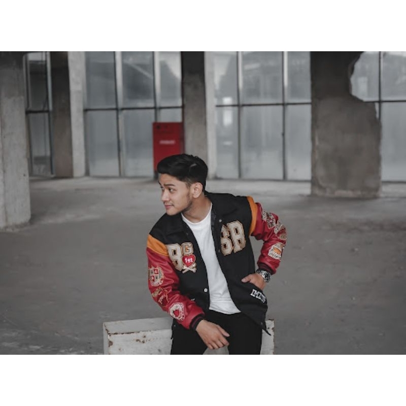 JAKET VARSITY IMAZE JAKET VARSITY GOLDEN JAKET VARSITY FULL BLACK JAKET WELL