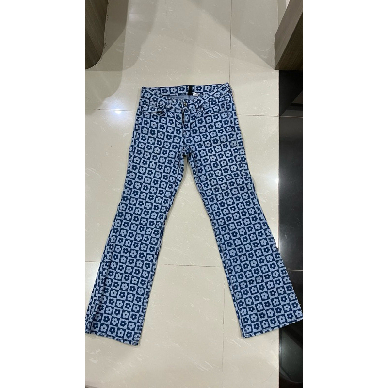 (preloved) H&M Cutbray Jeans