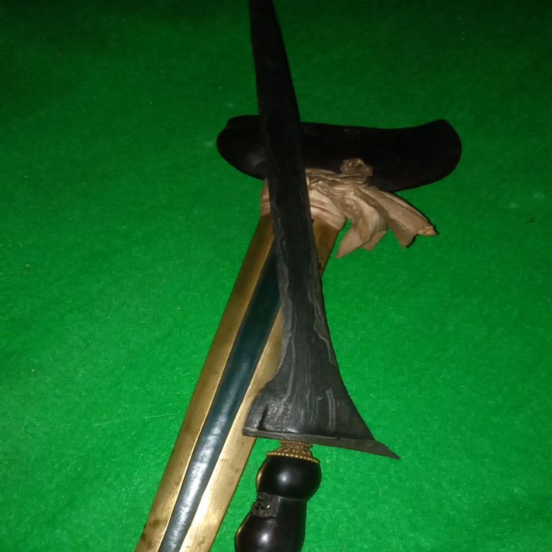 pulang Geni pamor singkir tindik