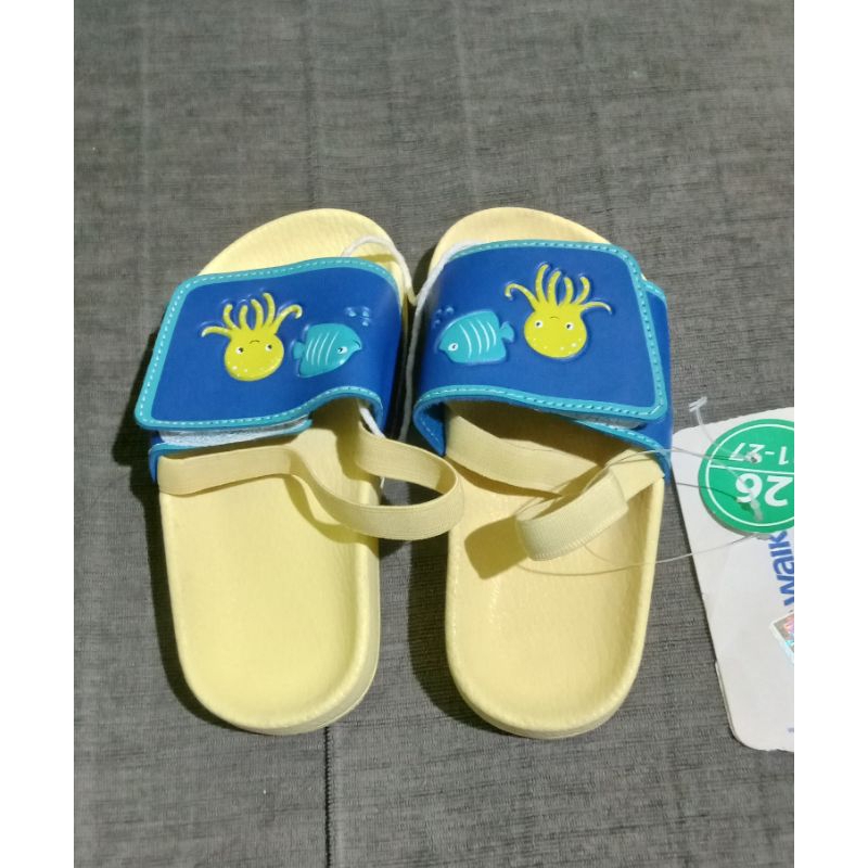 

Lc Waikiki sandal size 26