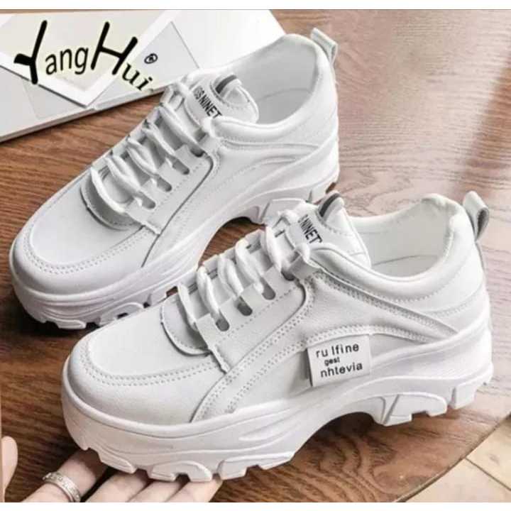 Sepatu Sneakers Casual Wanita Sport Shoes S15