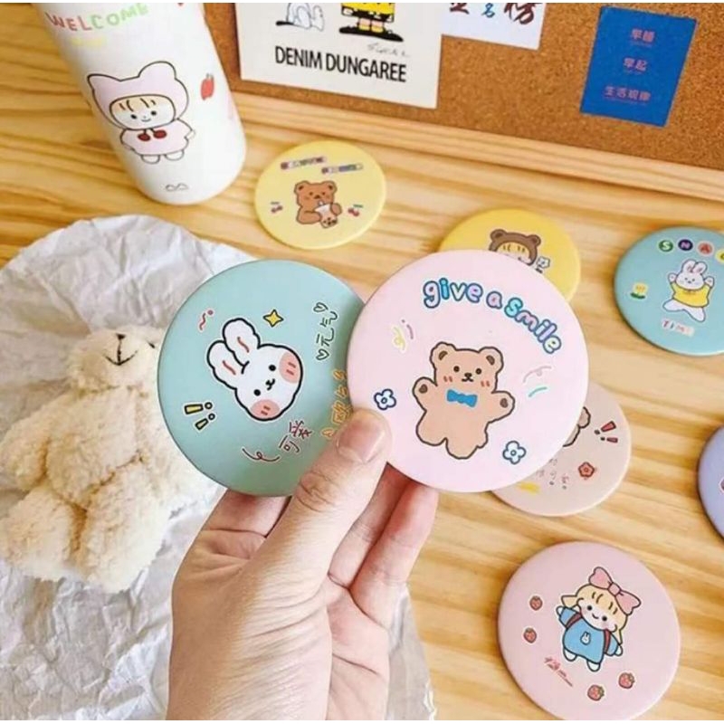 Souvenir Cermin Kaca Bulat Mini Motif Random