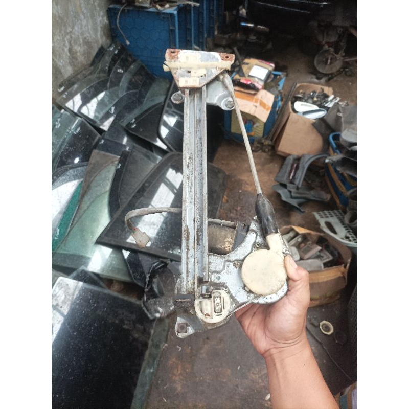 Regulator power window kanan belakang mazda lantis familis lynx