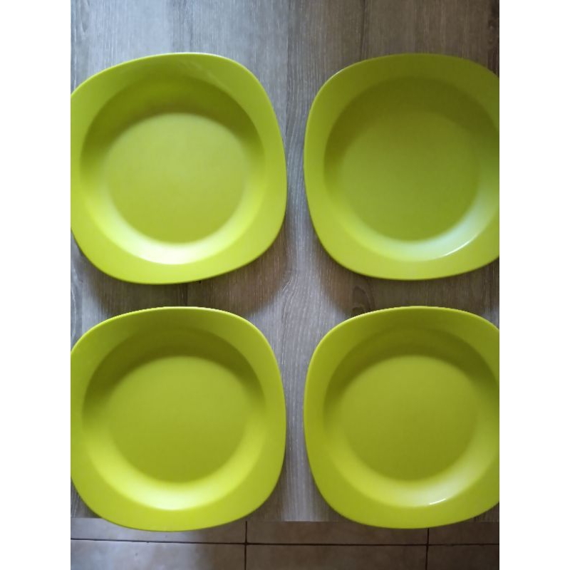 Tupperware Piring