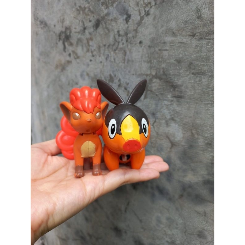 Figure set dpt 2pc -  Rubah + Tepig Pokemon