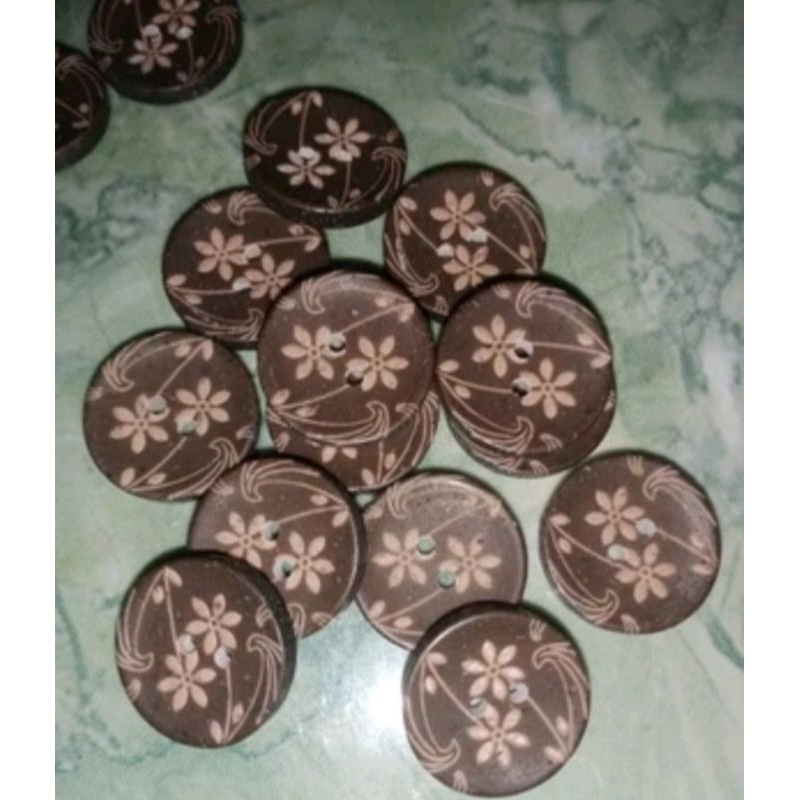 Kancing baju bunga diameter 2cm