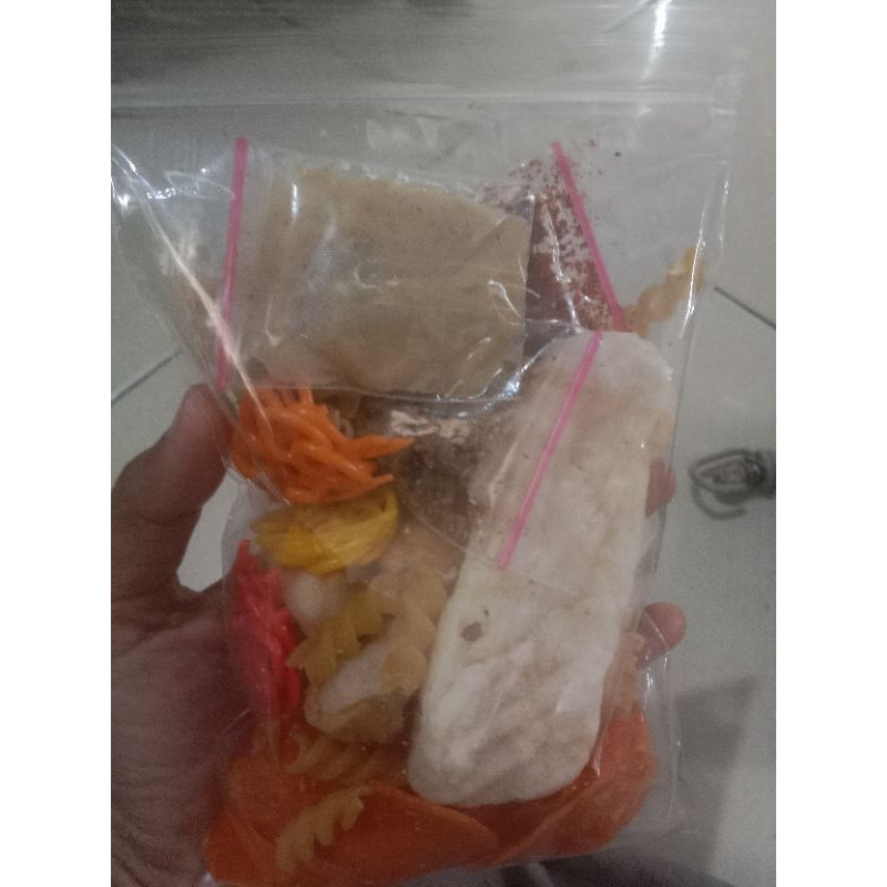 

baso aci dan seblak instan