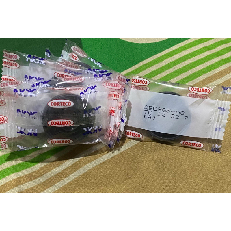 Oil seal Seri Tc 12 32 7 Merk Nok