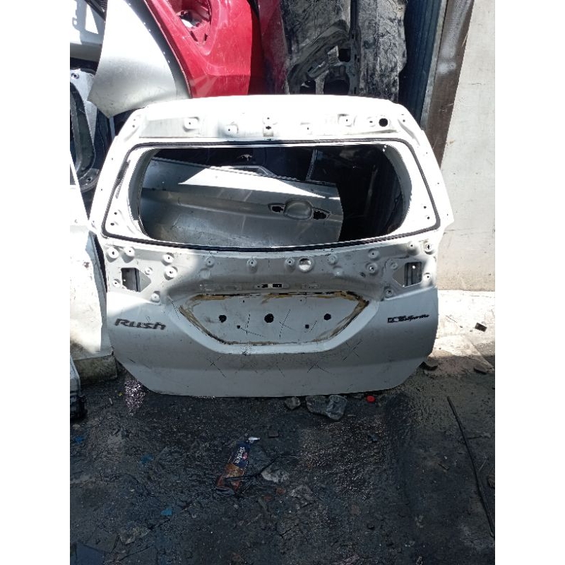 PINTU BAGASI TOYOTA RUSH 2018-2023
