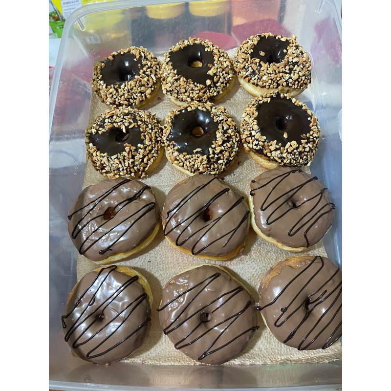 

Donat Kentang dengan topping glaze isi 6 pcs