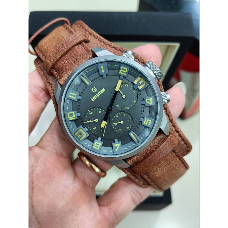 expedition e6692m original fullset normal semua siap pakai bagus