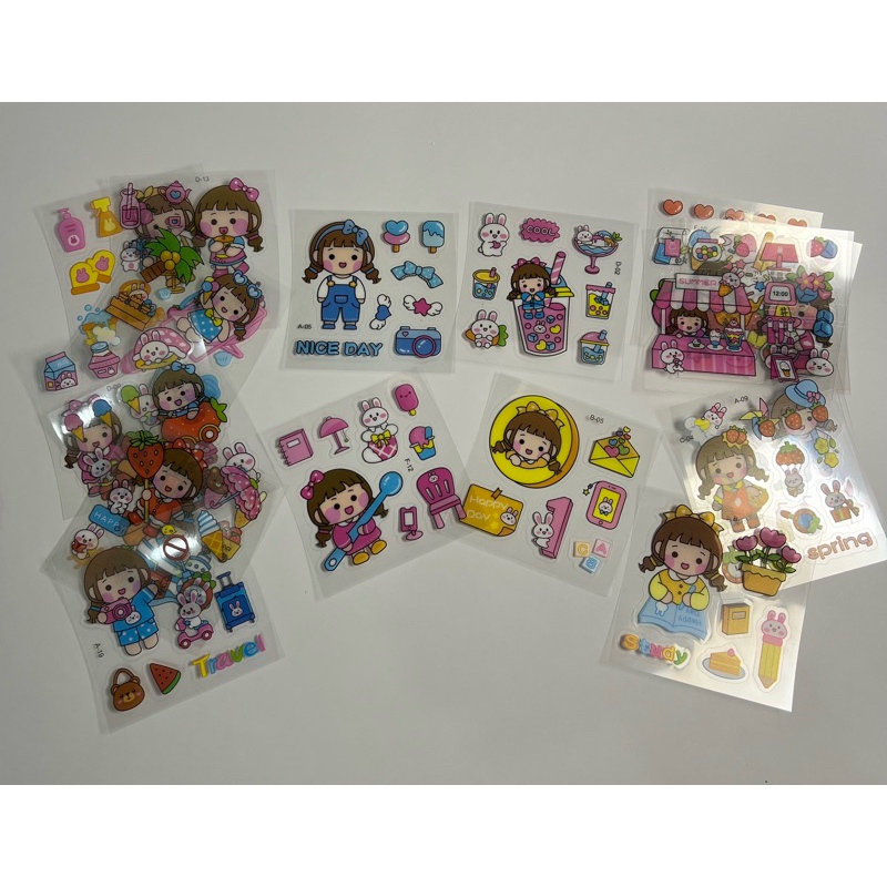

4 pcs Sticker Random cute Girl sticker transparant