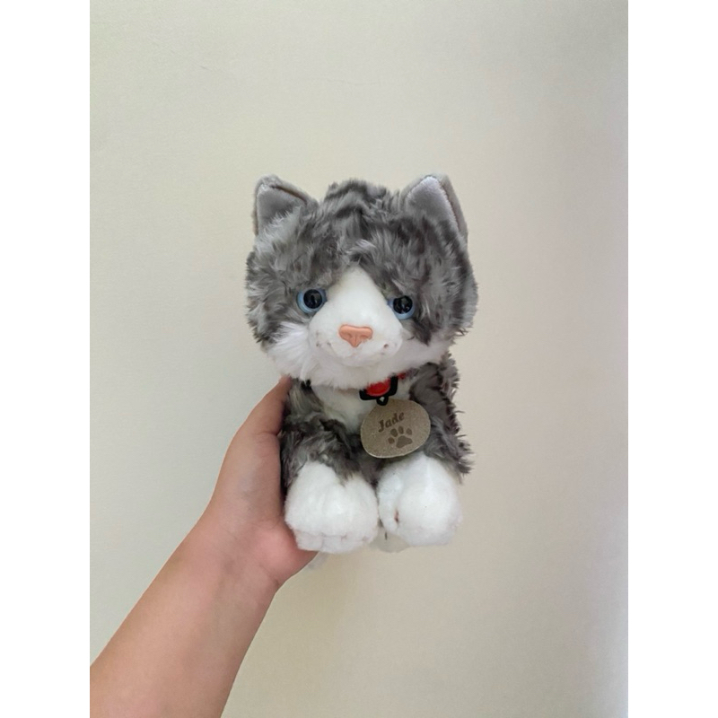 Boneka Karakter Kucing Jade Size 30x20cm / Boneka Kucing / Boneka Kucing abu / Boneka Jade si kucing
