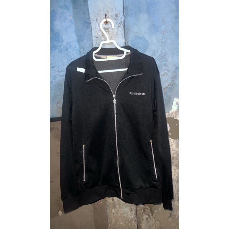 tractop reebook original hitam pekat