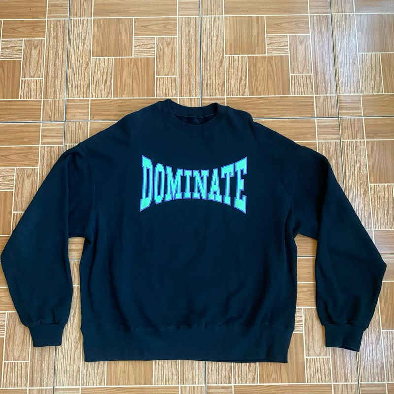 Dominate Jakarta Squueze Arc Crewneck