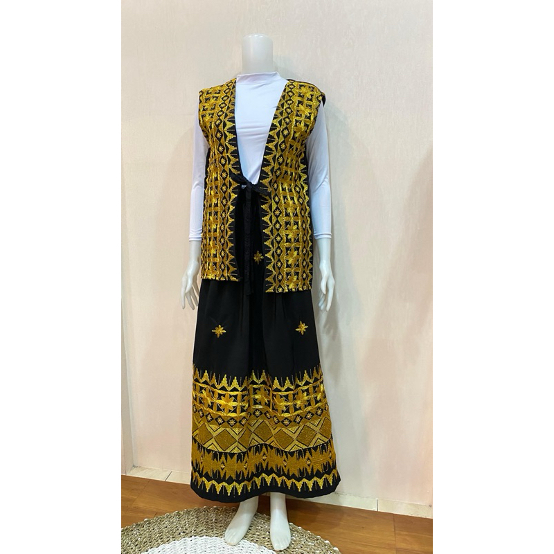 Rok tapis sulam bordir khas lampung