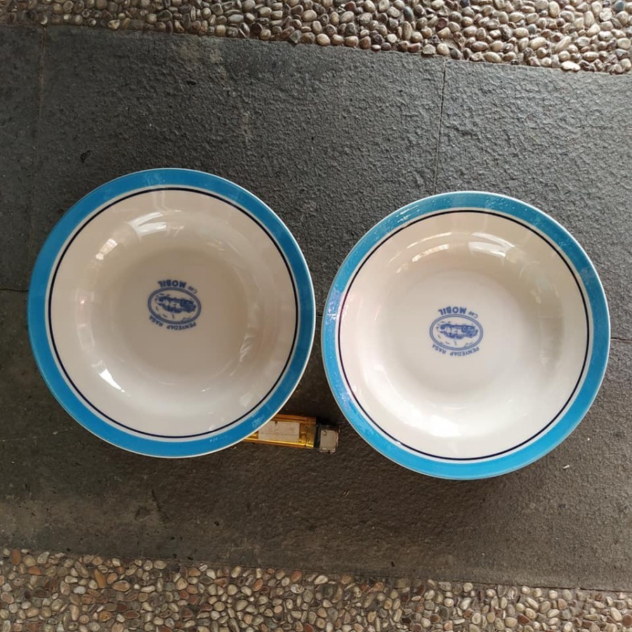 Vintage NOS Sepasang Piring Keramik Penyedap Rasa Cap Mobil