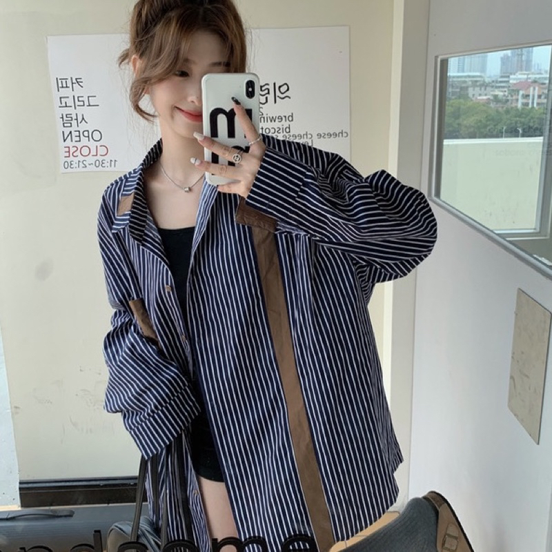 Kemeja Oversize garis garis biru tua