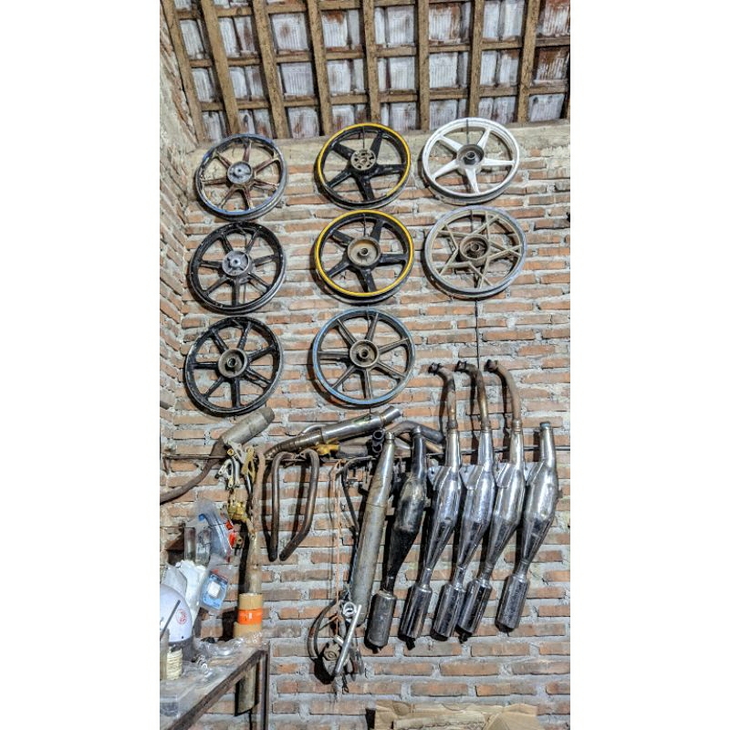 velg scorpion belakang