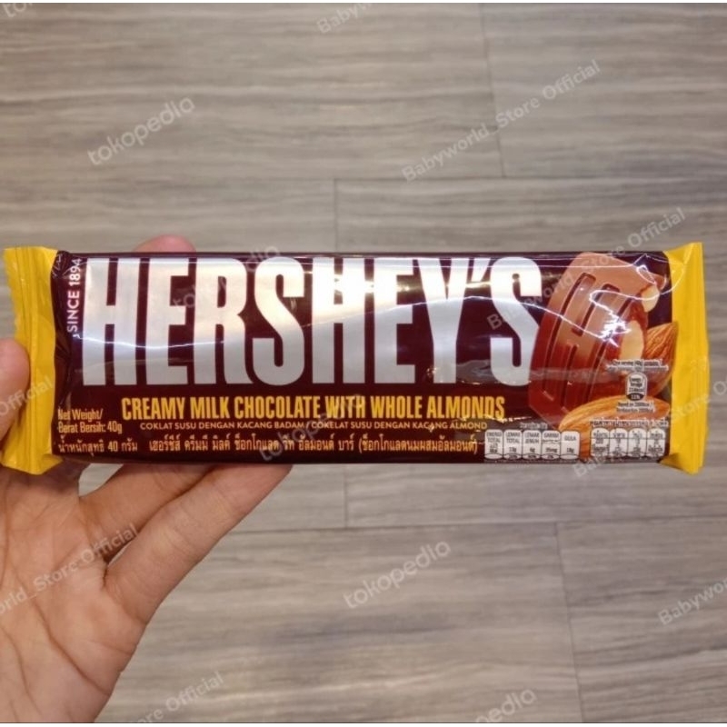 

Hershey's Creamy Milk Chocolate with Whole Almonds 40gr