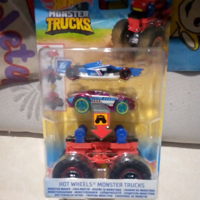 Hotwheels Monster Trucks Maker Bone Sharkruser