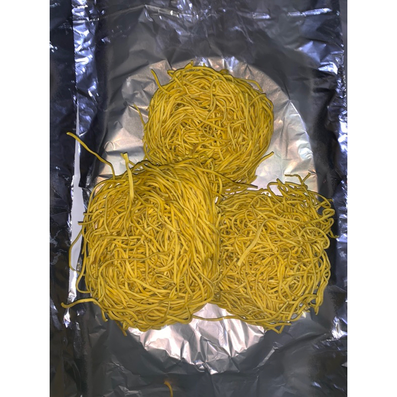 

mie kuning bulat asli padang merk sinar matahari