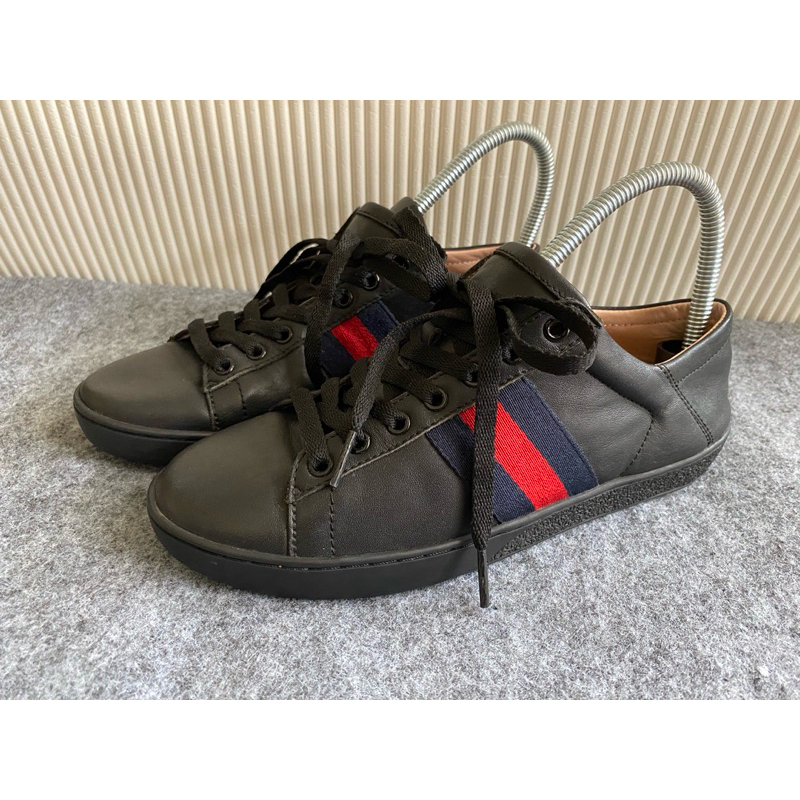 sepatu second gucci