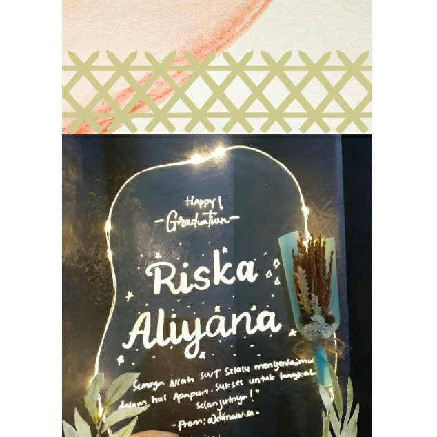 AKRILIK Custom LED dan NON LED A5 KADO PERNIKAHAN , WISUDA, ULTAH