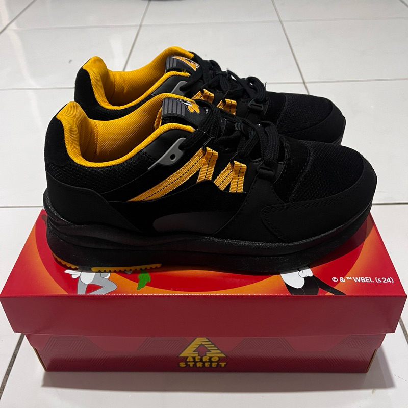 aerostreet looney tunes daffy duck