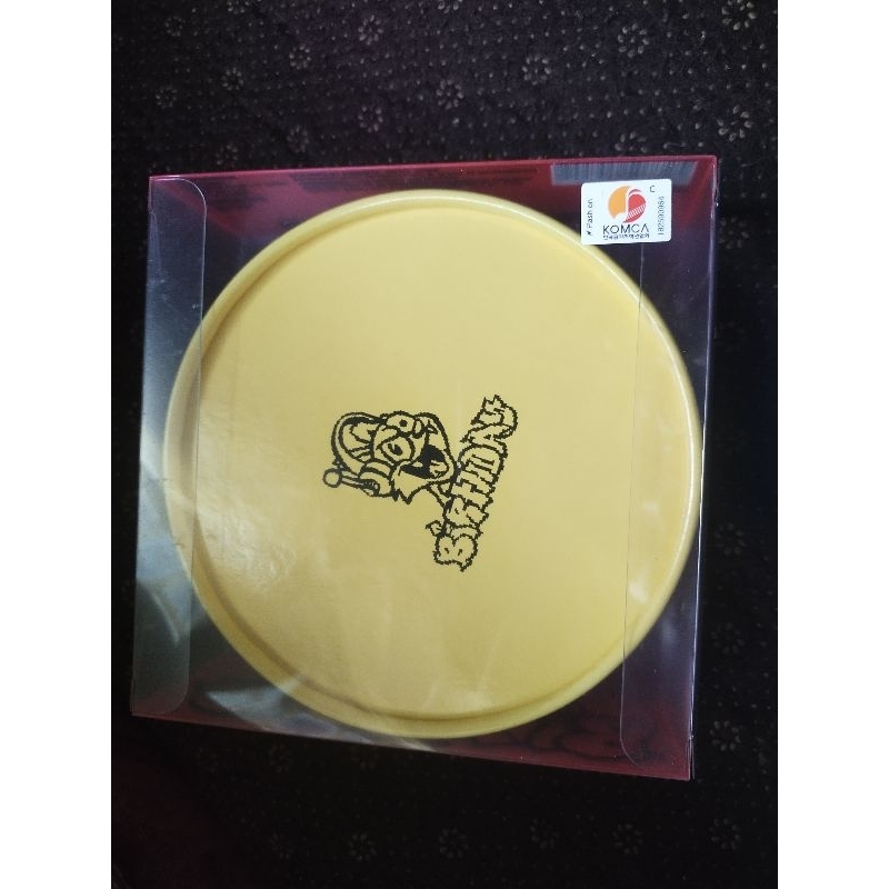 Red Velvet birthday yellow album