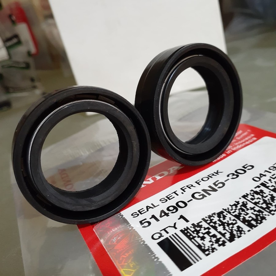 ORIGINAL: Sil Seal Shock depan Beat Vario Grand Supra GN5