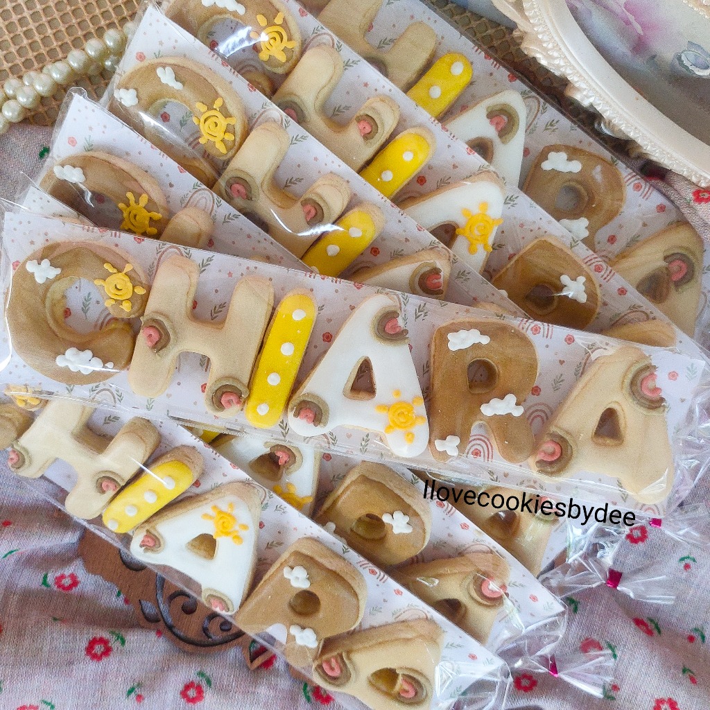 

SOUVENIR COOKIES 6 HURUF NAMA HIAS ICING SUGAR