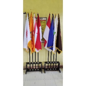 

PAKET tatakan bendera isi 4 lubang set 4 tiang 2 meteran ART I3T4