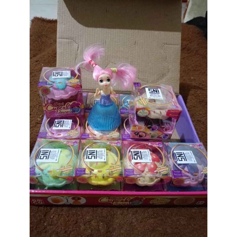 Mainan Boneka Emco Mini Cupcake Surprise