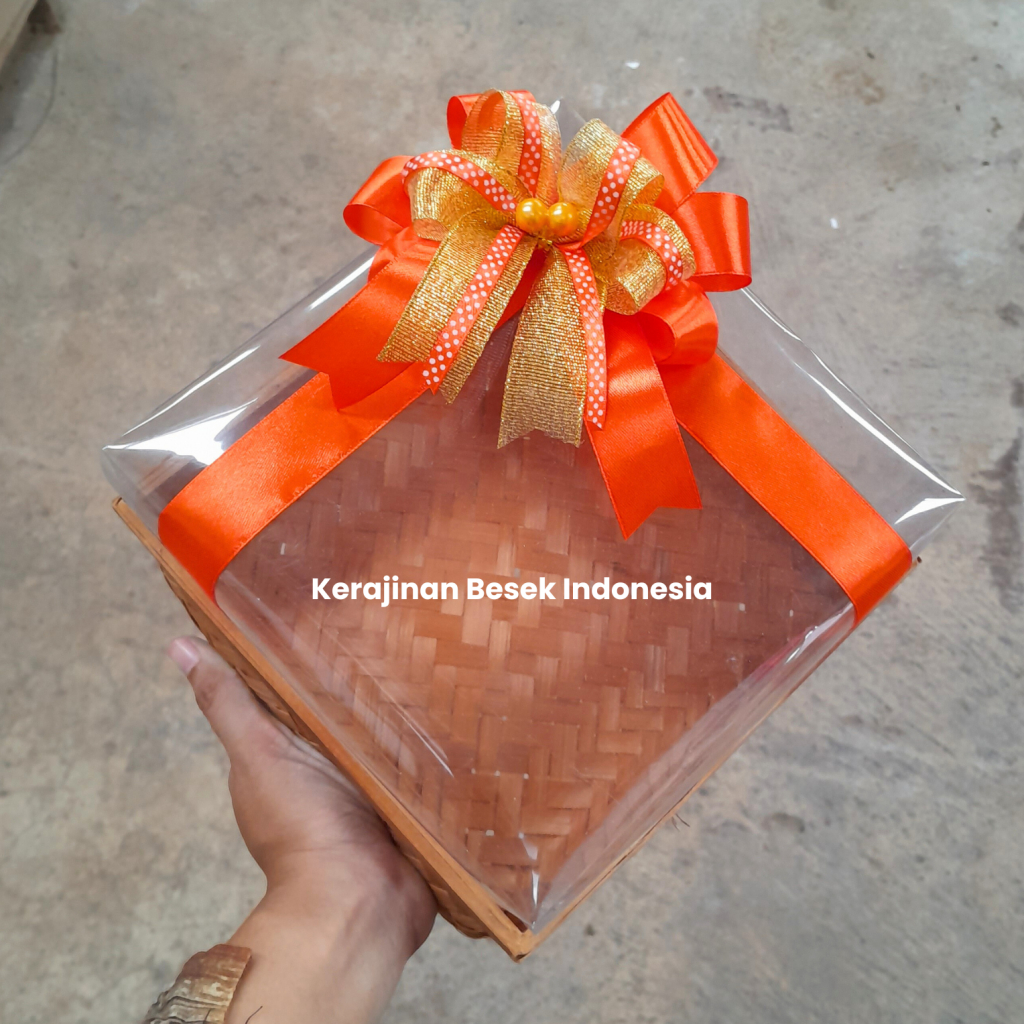 

BOX HANTARAN PERNIKAHAN/ HAMPERS MIKA PITA CANTIK ( Besek wengku mika pita ) Seserahan Murah