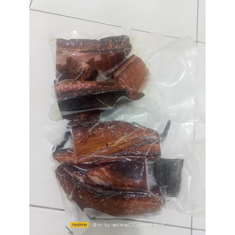 

Cakalang asap atau Cakalang Fufu di jamin berat bersih 1kg grm