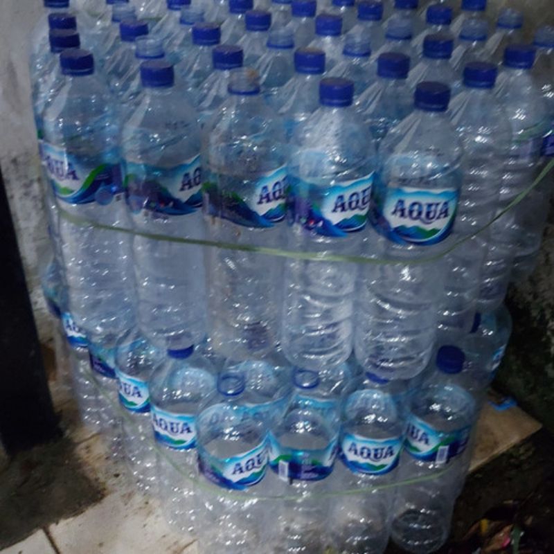 botol aqua kosong