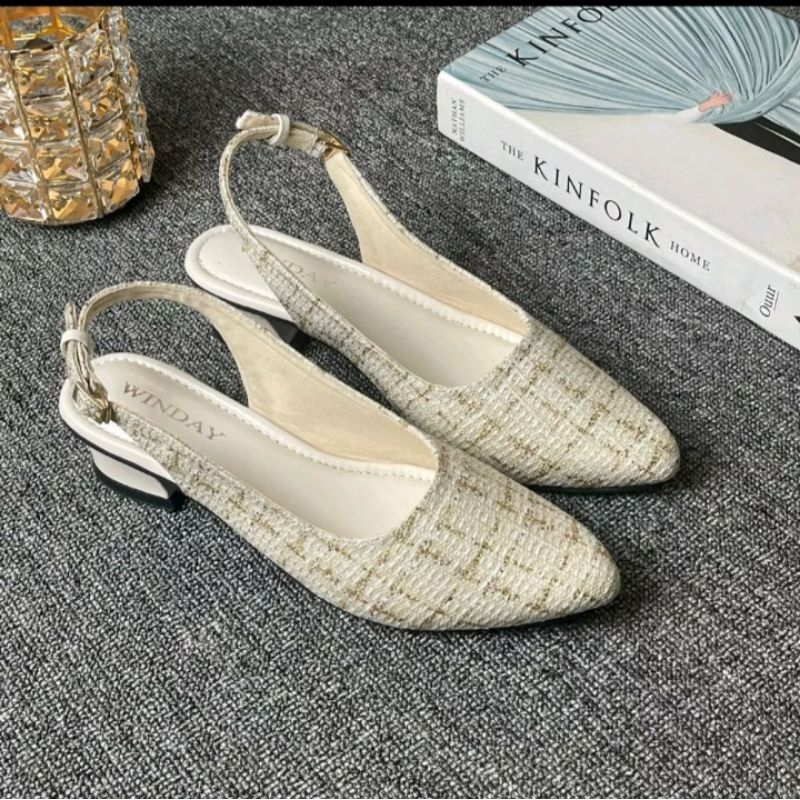 sepatu wanita heels hak tahu 2 cm / sandal mules heels / sepatu heels motip bahan rajut flat gesper