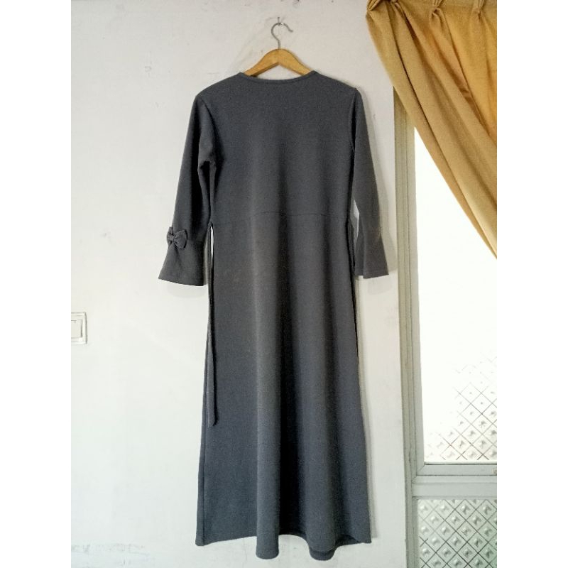 gamis abu abu