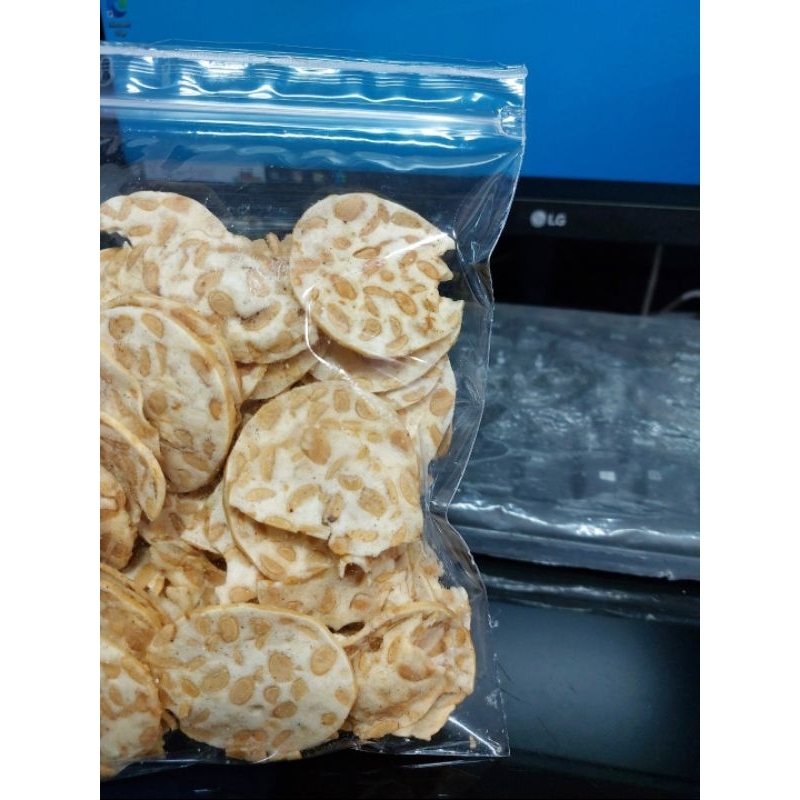 

KERIPIK TEMPE ORI / TEMPE POTONG / TEMPE TIPIS / SNACK TEMPE ENAK Ukuran 100G