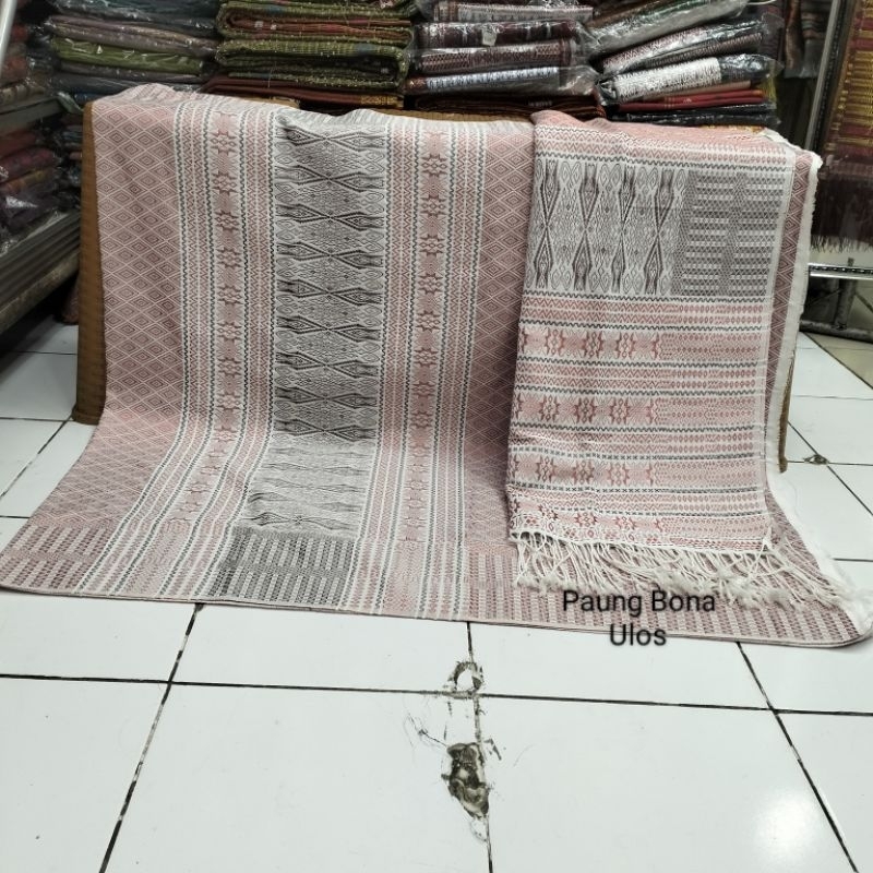 SONGKET TUMTUMAN TANPA SAMBUNGAN WARNA MERAH TUMPAL HITAM