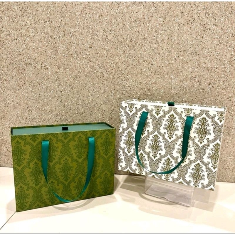 

Hard Box Sliding Lebaran Premium Motif