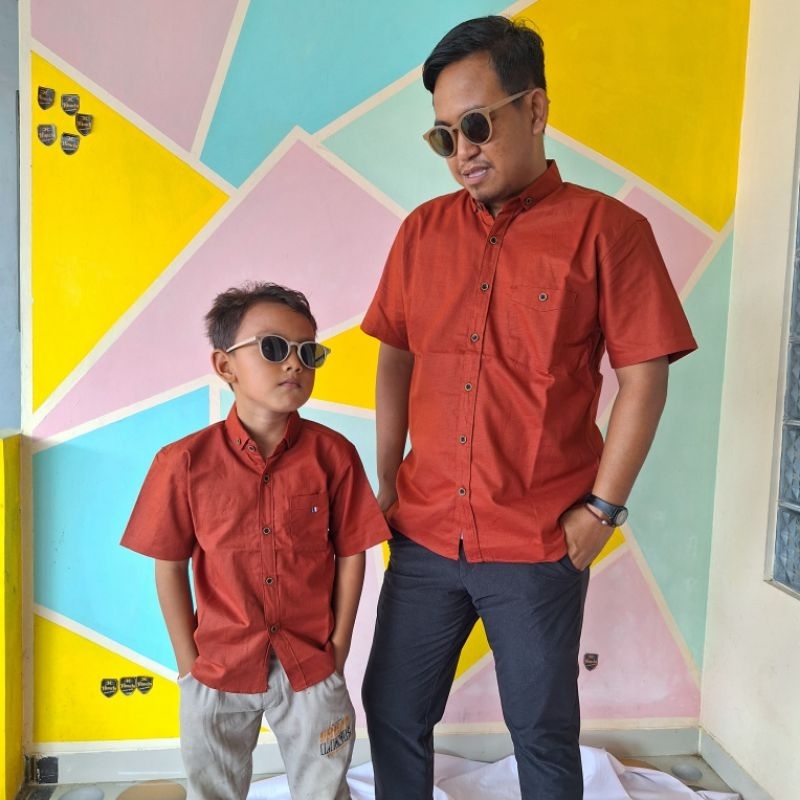 KEMEJA COUPLE AYAH & ANAK WARNA TERACOTA/ MERAH BATA KATUN SIGARET PREMIUM (HARGA SATUAN)