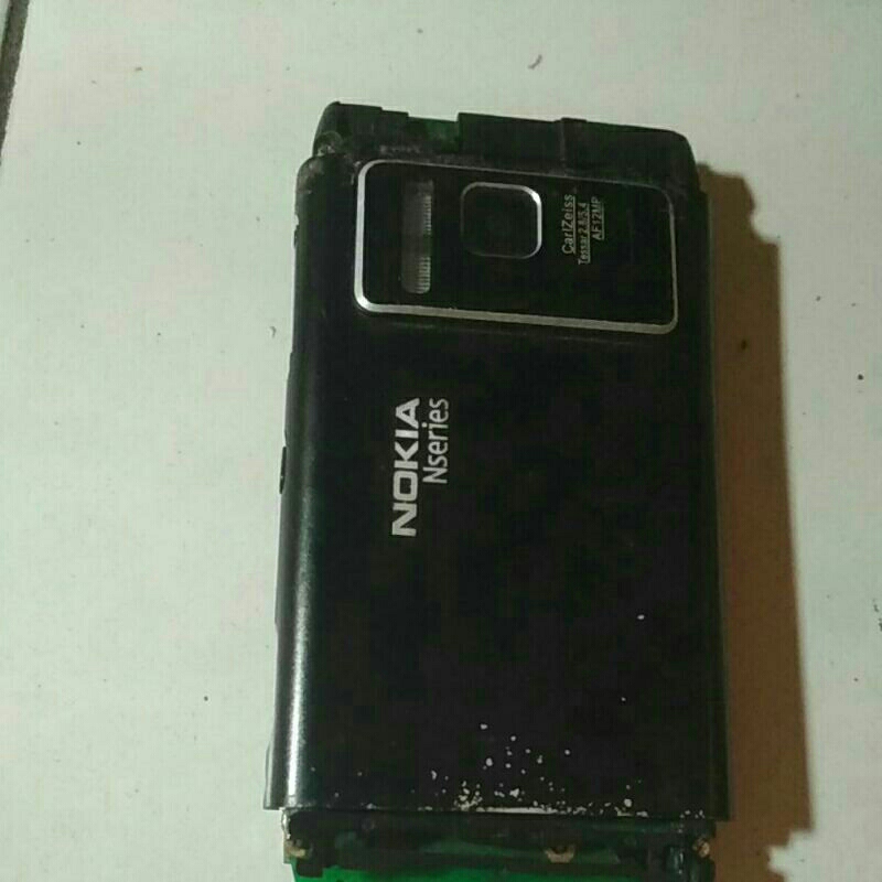 Nokia N8