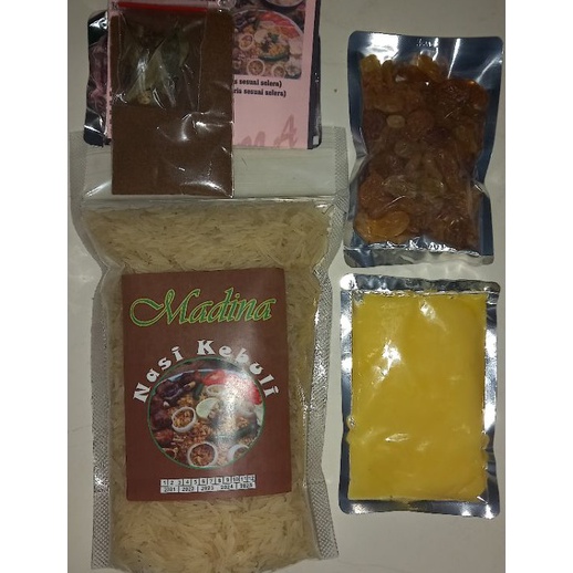 

Lariza NASI KEBULI INSTAN 5 gr plus minyak samin dan kismis