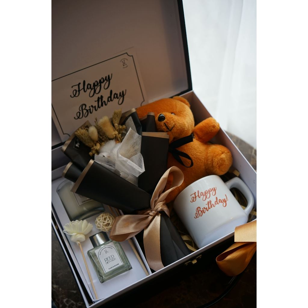 

Gift Box Capella/Gift Box Premium/Kado Wisuda/Kado Ulang Tahun/Kado Pacar